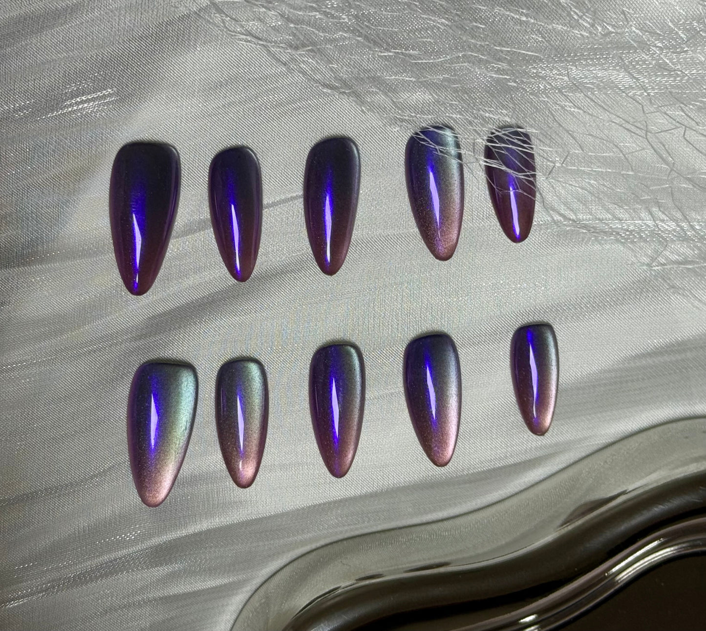 Prismatic Holographic Purple Press On Nails, Salon-Grade Acrylic, 10pcs, Reusable False Nails *Color-Shifting Design: Iridescent Pastel Pink, Mint Green & Deep Violet Shimmers, Multichrome Chrome Effect.