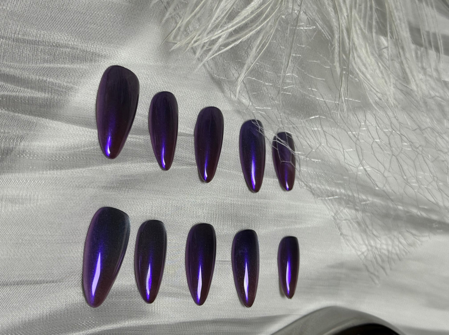 Prismatic Holographic Purple Press On Nails, Salon-Grade Acrylic, 10pcs, Reusable False Nails   *Color-Shifting Design: Iridescent Pastel Pink, Mint Green & Deep Violet Shimmers, Multichrome Chrome Effect.