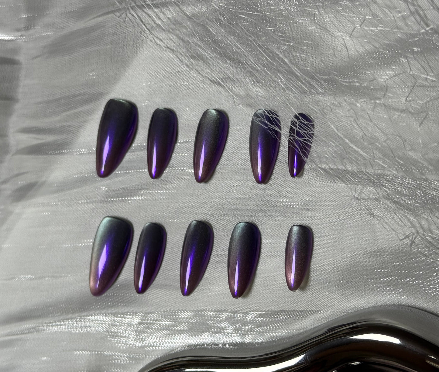 Prismatic Holographic Purple Press On Nails, Salon-Grade Acrylic, 10pcs, Reusable False Nails   *Color-Shifting Design: Iridescent Pastel Pink, Mint Green & Deep Violet Shimmers, Multichrome Chrome Effect.