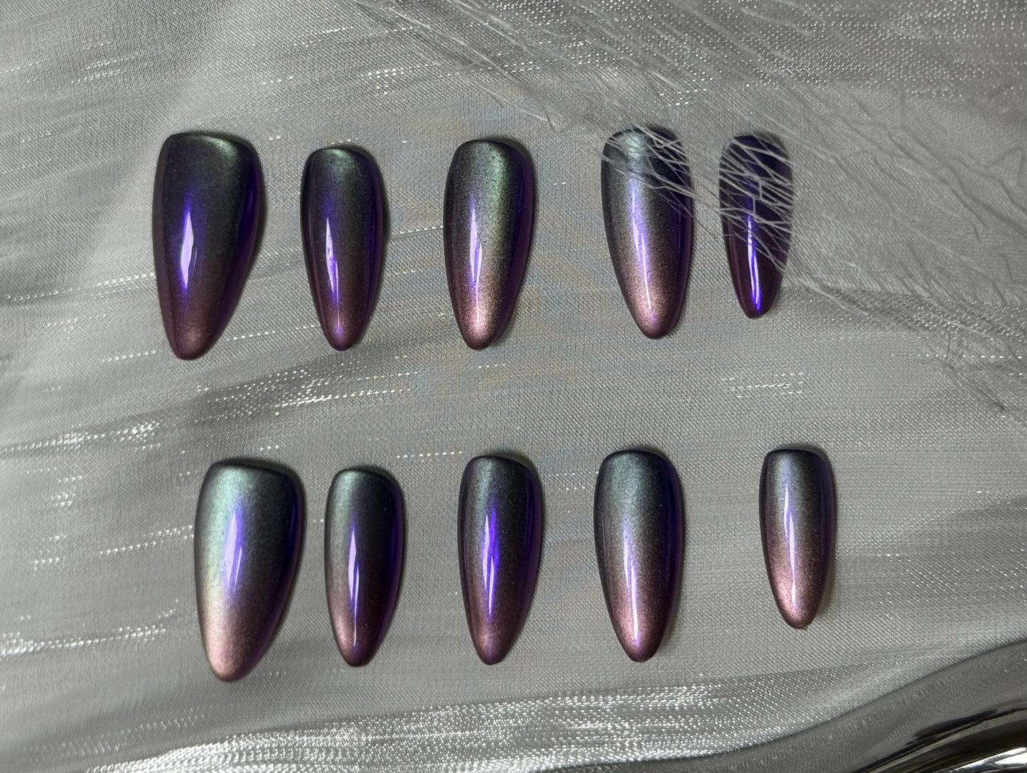 Prismatic Holographic Purple Press On Nails, Salon-Grade Acrylic, 10pcs, Reusable False Nails   *Color-Shifting Design: Iridescent Pastel Pink, Mint Green & Deep Violet Shimmers, Multichrome Chrome Effect.